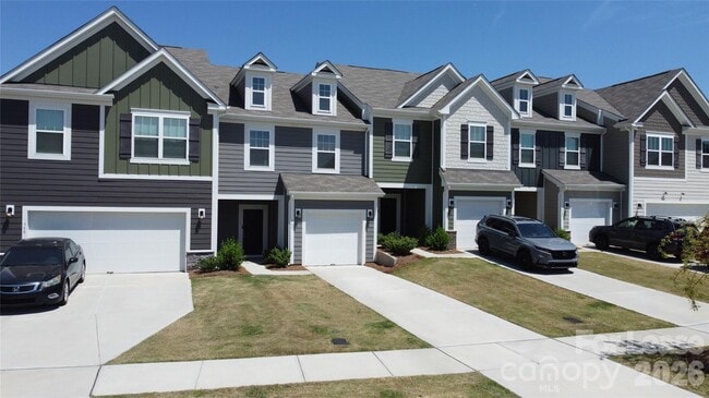 Building Photo - 761 Earhart St NW