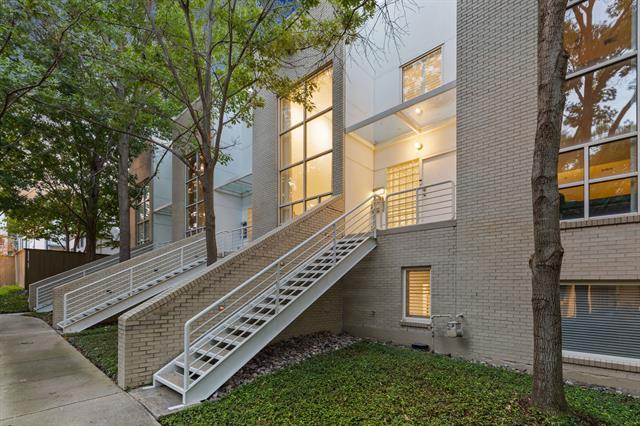 Building Photo - 3320 Miro Pl