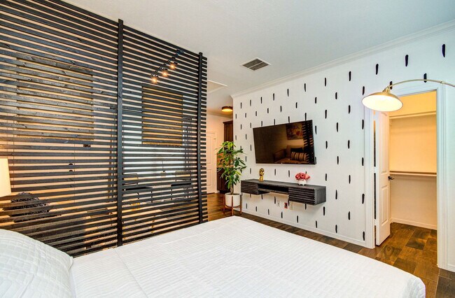 Building Photo - 2617 Yale St