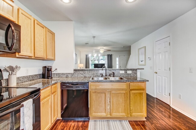 Building Photo - 34 Bushwood Dr