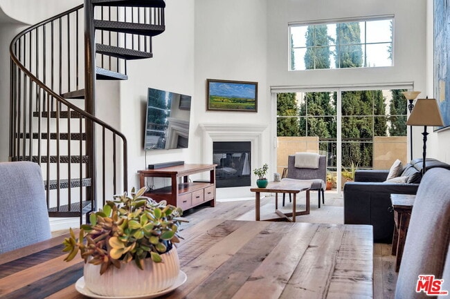 Building Photo - 15206 Burbank Blvd