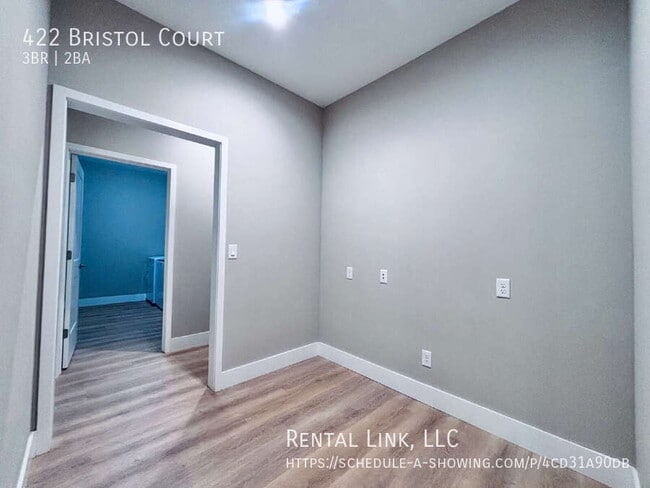 Building Photo - 422 Bristol Ct