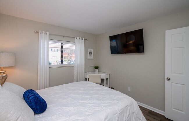 Building Photo - 1002 Windsong Cir