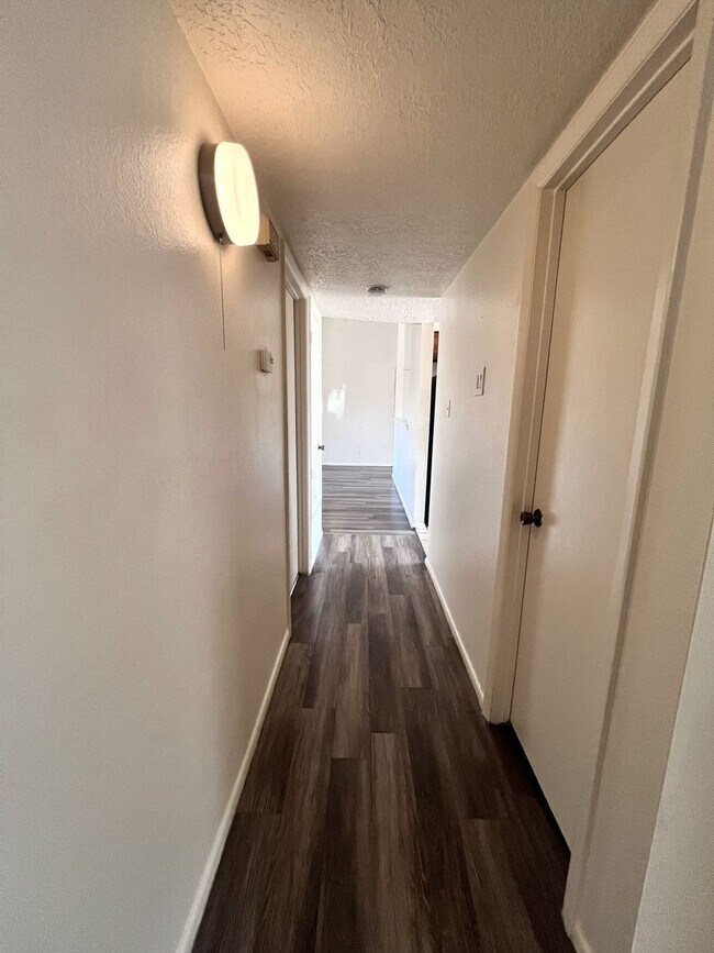 Building Photo - Near Academy Hills Park, Great NE Location...