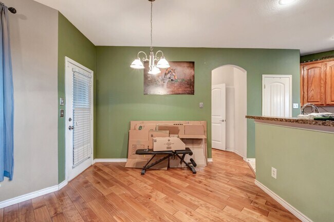 Building Photo - 5932 Desperado Dr