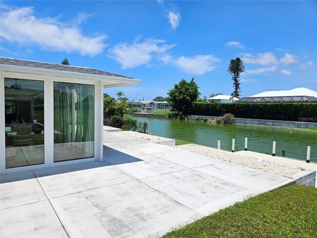Building Photo - 2353 Bal Harbour Dr