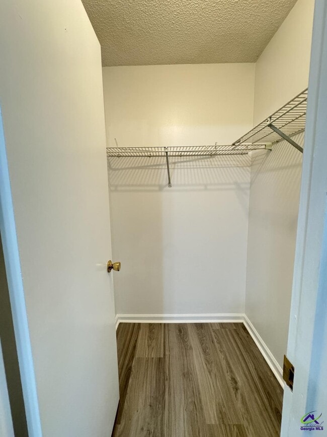 Building Photo - 120 Springwood Dr