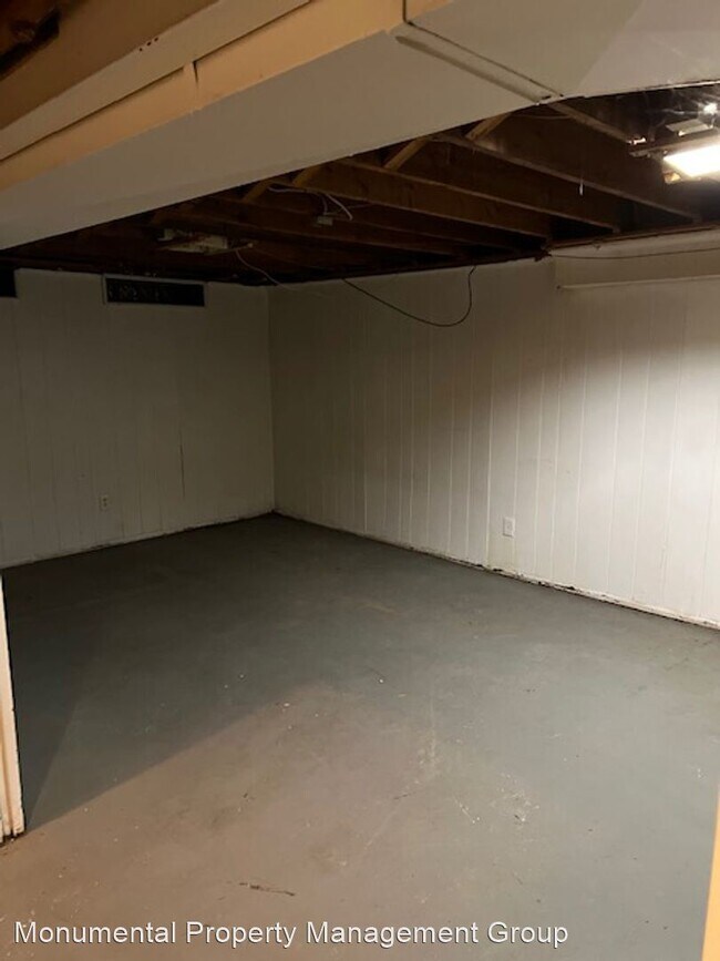 Building Photo - 3 br, 1 bath House - 744 Clair Street