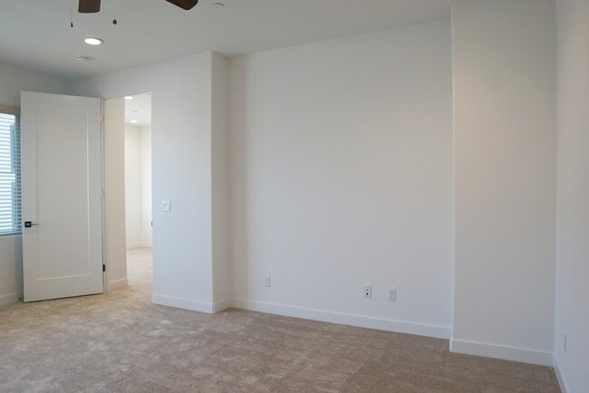 Building Photo - 74371 Nichols Dr