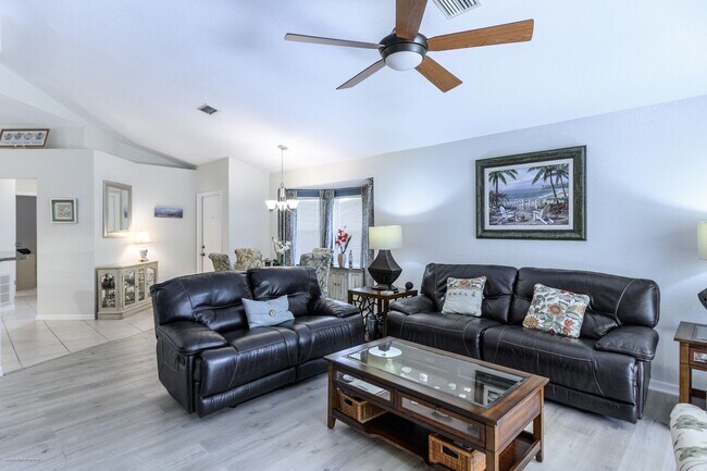 Building Photo - Turnkey Furnished Seasonal Rental – 2 Bedroom, 2 Bath in Burnt Store Marina