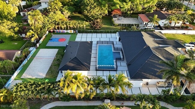 Building Photo - 365 NW 132nd Ave