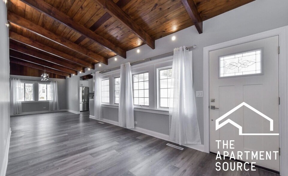 Building Photo - 702 Hammerschmidt Ave