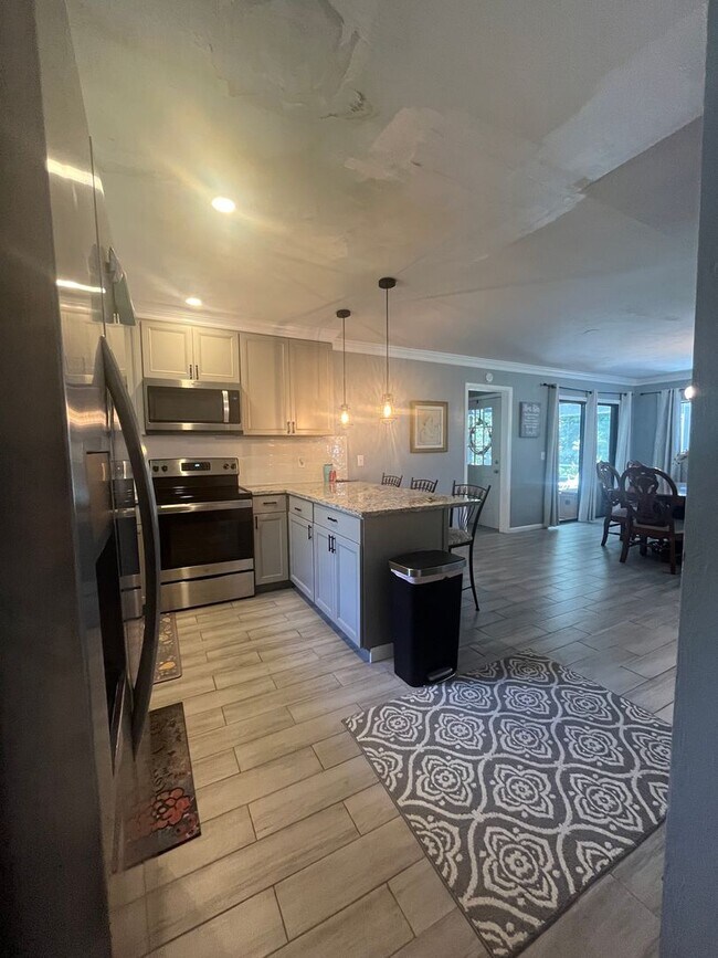 Building Photo - Beautiful 3-Bedroom Home in Palm Coast!