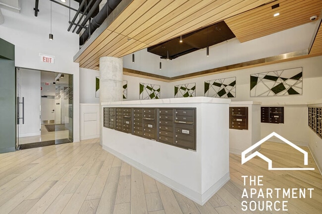 Building Photo - 2155 N Elston Ave