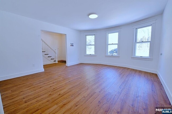 Building Photo - 16 Clarke St