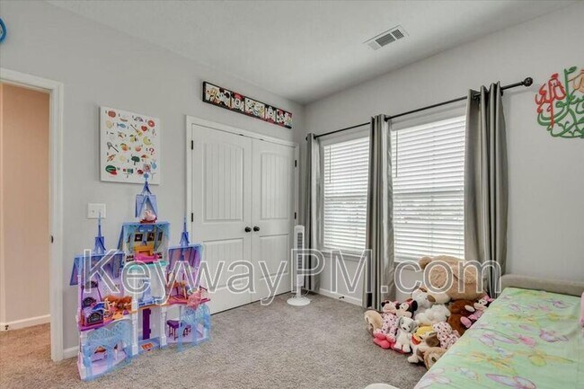 Building Photo - 1044 Mulford Lp