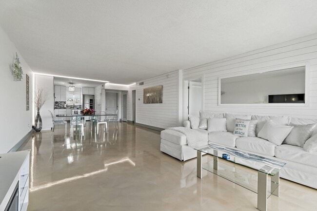 Building Photo - 100 Waterway Rd