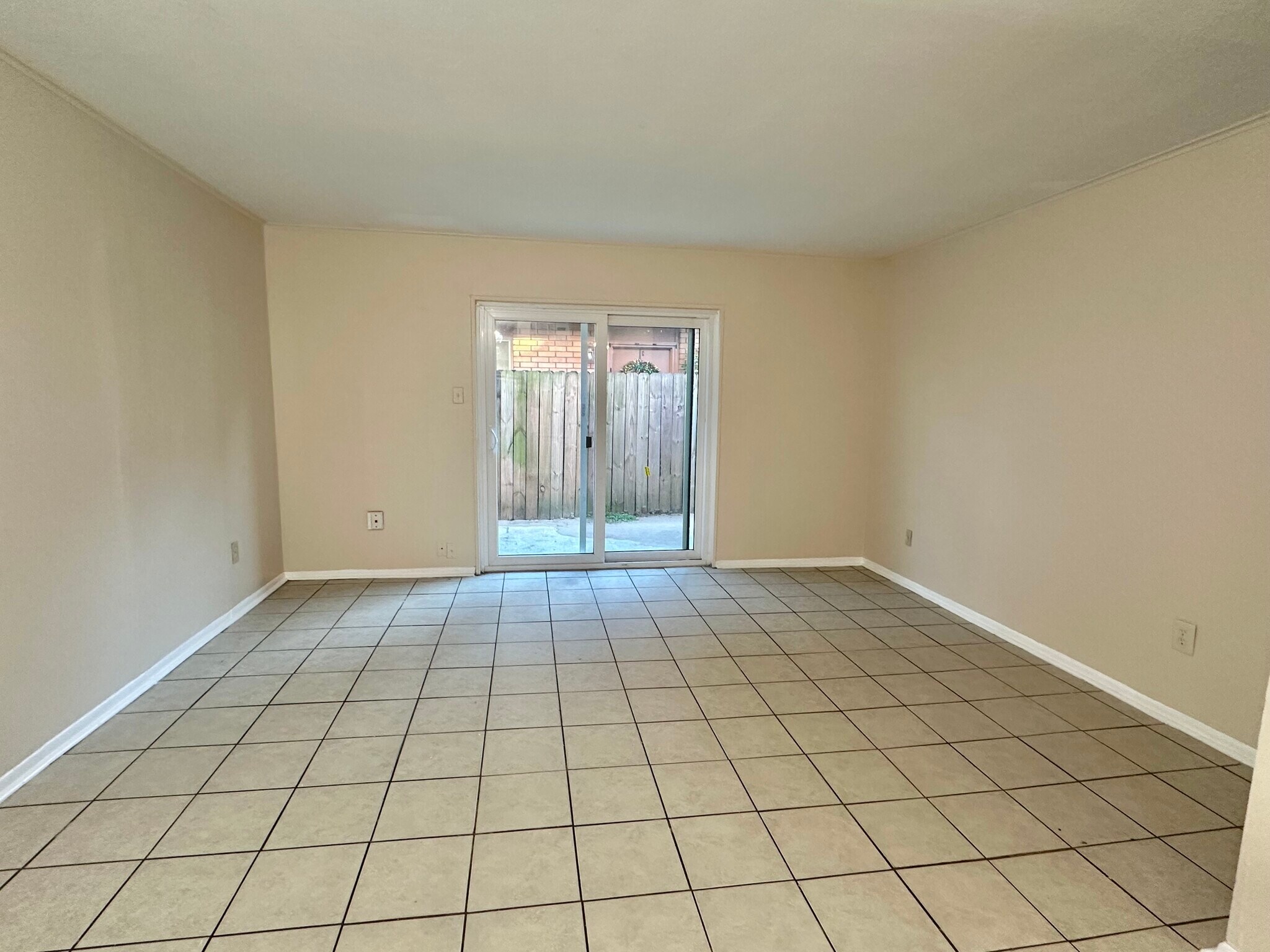 Building Photo - 2116 Manson Ave