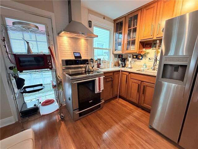 Building Photo - 611 Lyons St