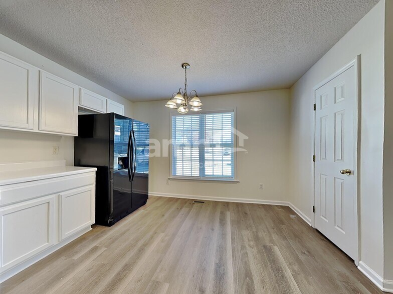 Building Photo - 5312 Tanglewood Pine Ln