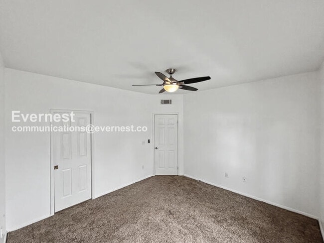 Building Photo - 5922 W Vegas Dr