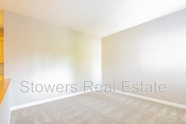Building Photo - 37 Mountain Valley Pl