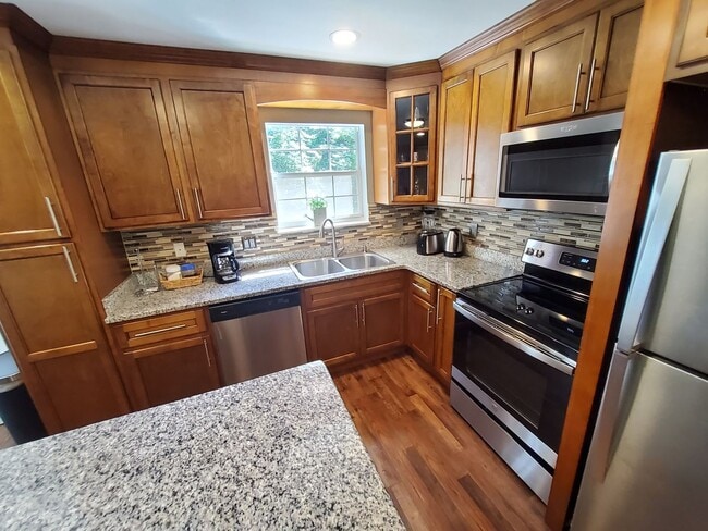 Building Photo - Sevierville 37862 - Showings begin July 11, 2026 - Fully Furnished! Long term or 3 Month Lease Co...