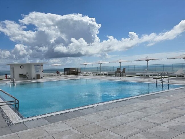 Building Photo - 4020 Galt Ocean Dr