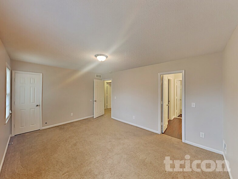 Building Photo - 305 Concourse Dr