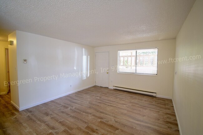 Building Photo - 1244 Maple St