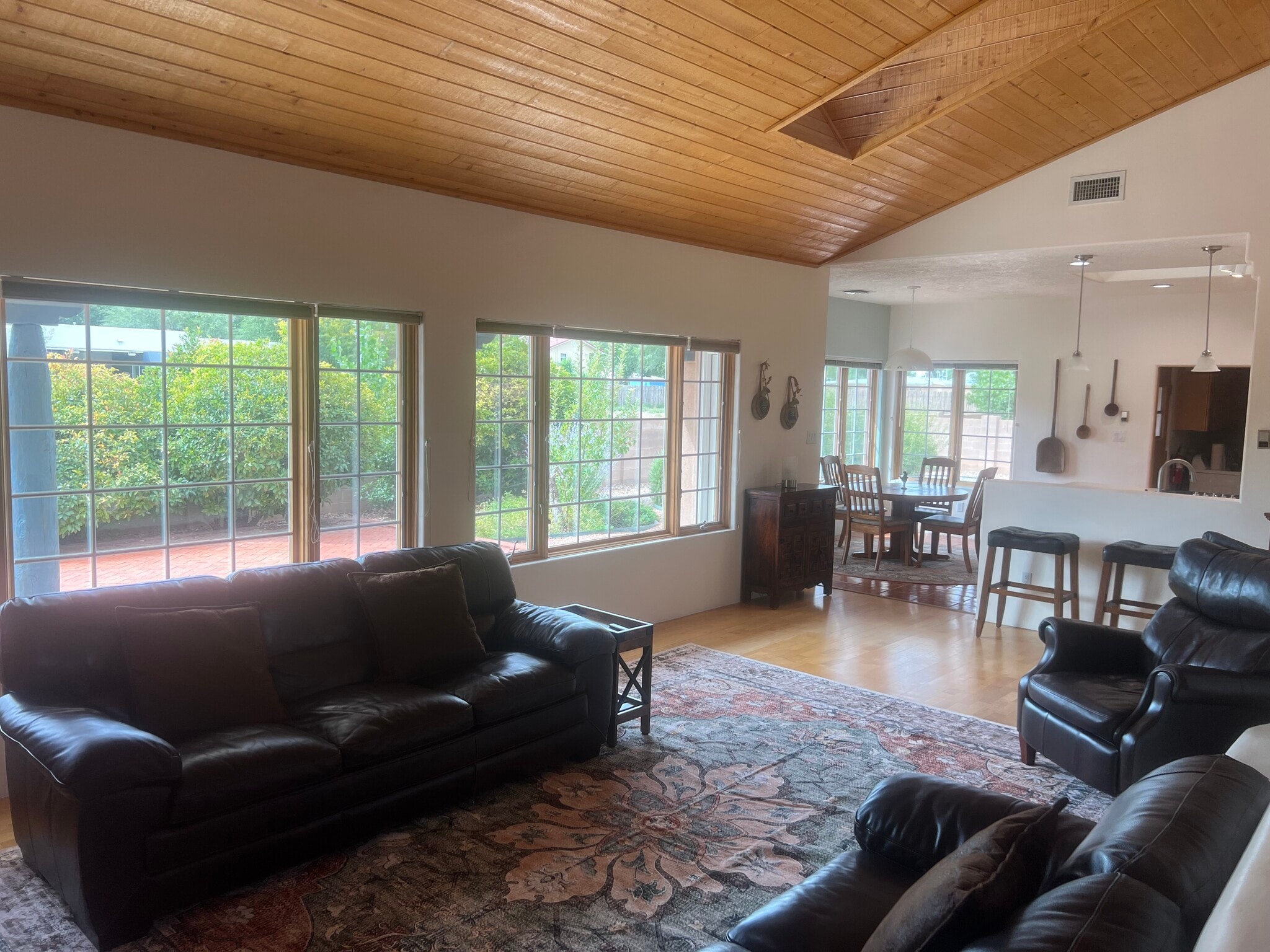 Building Photo - 2504 Griegos Pl NW