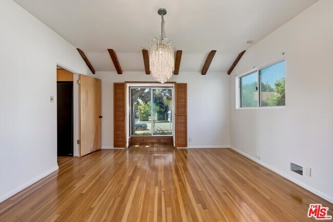 Building Photo - 921 24th St