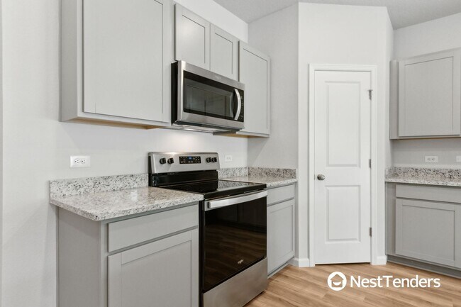 Building Photo - 14538 Macadamia Ln