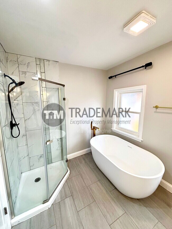 Building Photo - 758 Manor St