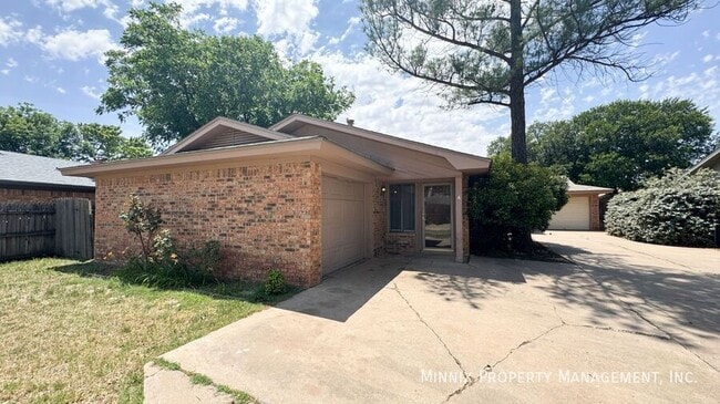 Building Photo - 4427 75th Dr