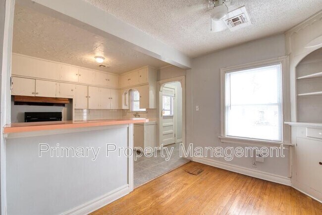 Building Photo - 1132 N St Clair Ave