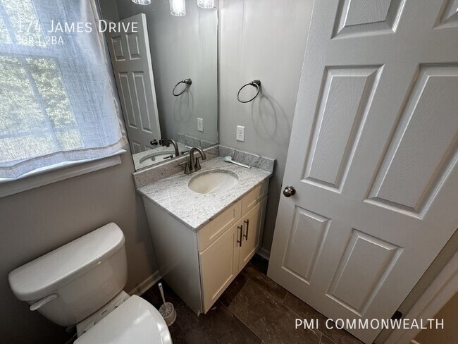 Building Photo - 174 James Dr