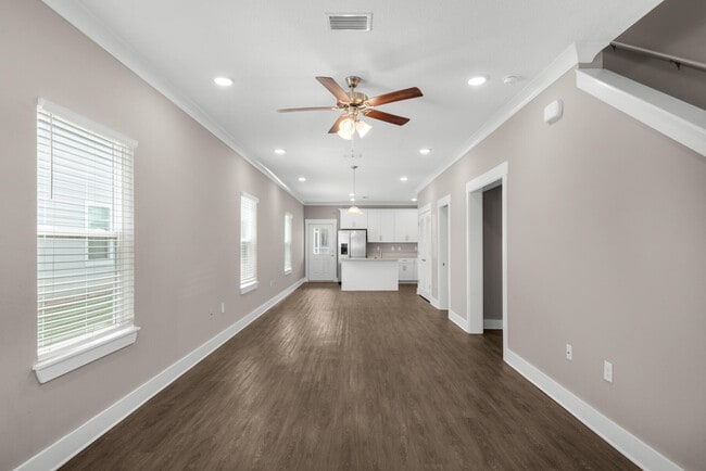 Building Photo - 384 Date Palm Ln