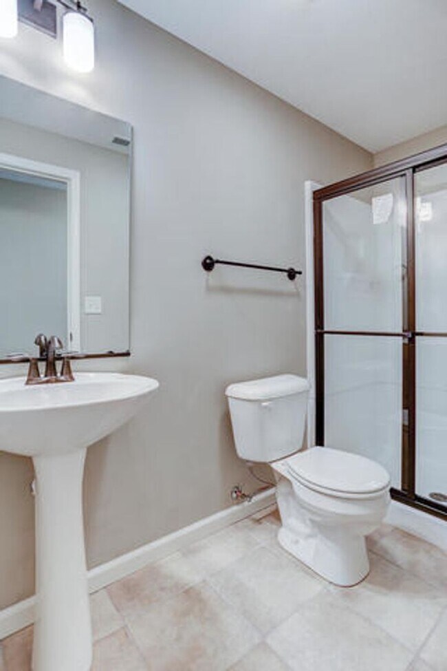 Building Photo - Beautiful 5 bed, 4 bath-Prairie Crossing, ...