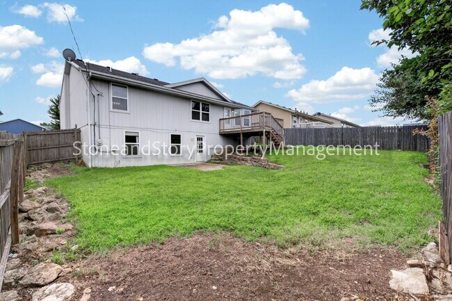 Building Photo - 6926 SW 17th St