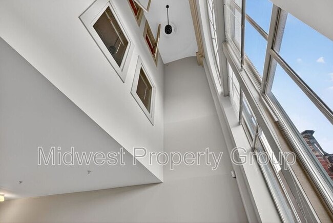 Building Photo - 4244 Chouteau Ave