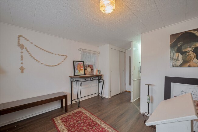 Building Photo - 2316 Green Meadows Dr