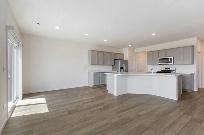 Building Photo - 2260 Horseshoe Cir