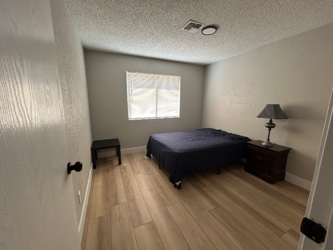 Building Photo - 4321 Mott Cir