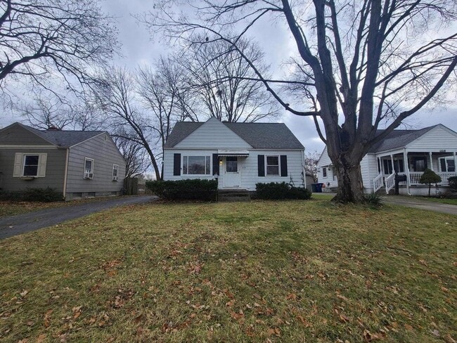 Primary Photo - 1225 Lenore Ave