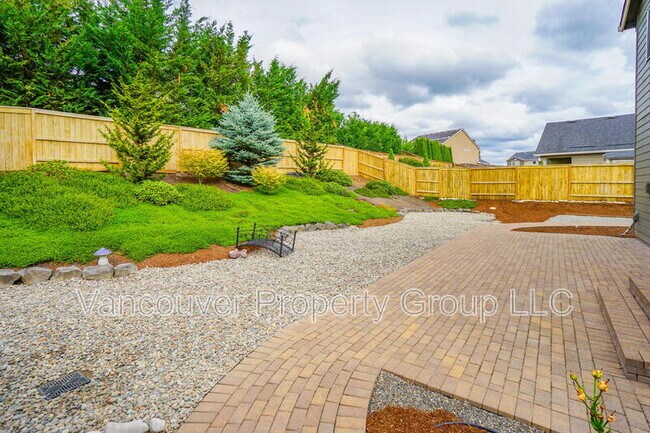 Building Photo - 2273 S Red Tail Loop