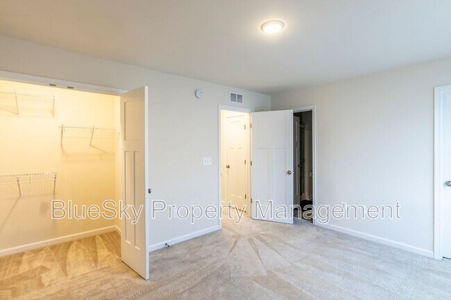 Building Photo - 3430 Montague St