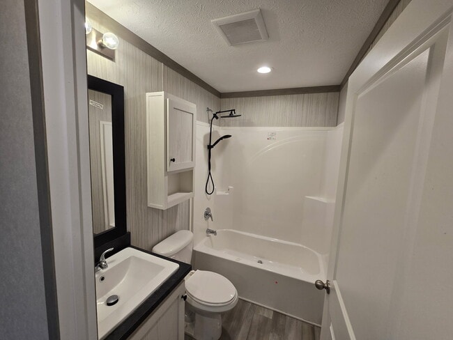 Building Photo - 3541 Wayside Terrace