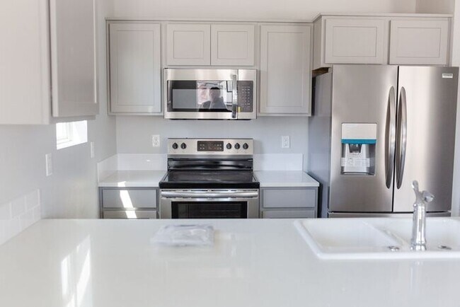 Building Photo - Townhomes at Jericho