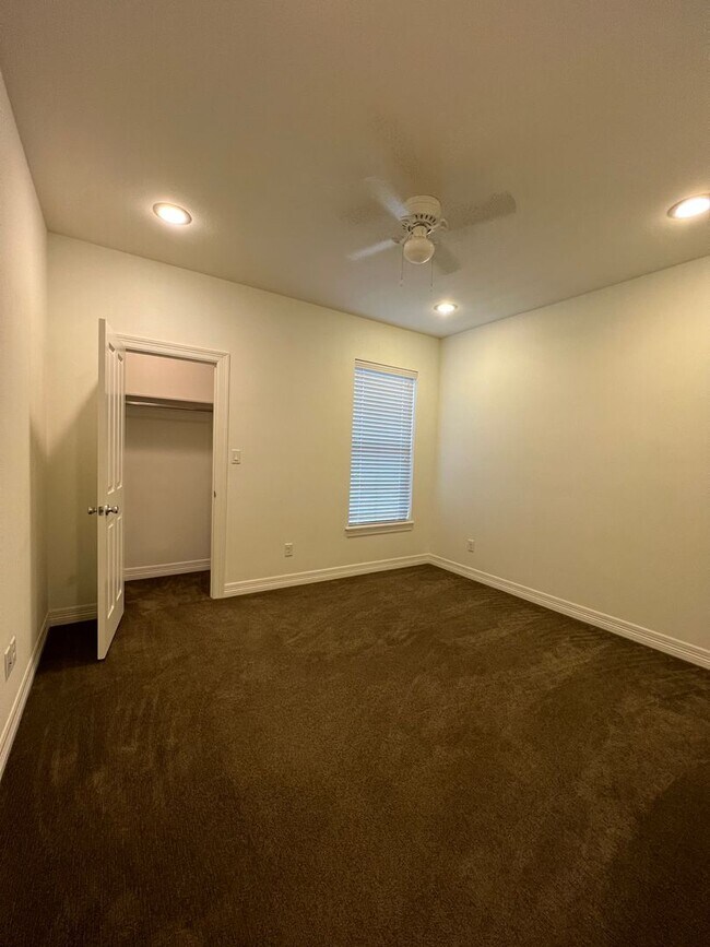 Building Photo - 2964 Elkton Trail